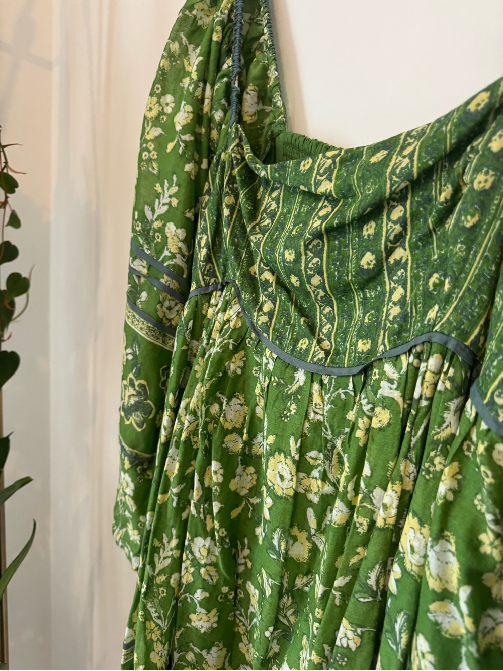 Green Floral Boho Peasant Dress, free people. Never worn. NWOT. Size: large. - Picture 2 of 3